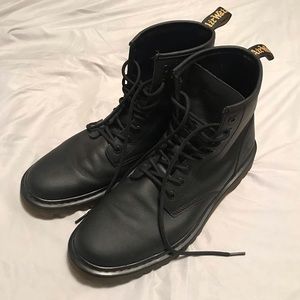 Nearly new dr Martins Awley boots Size 14us docs